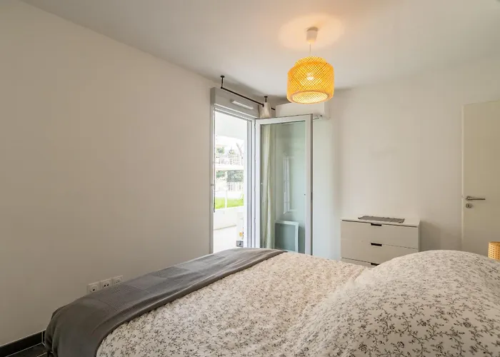Appartement 70 M2 Climatise Avec Balcon Et Parking