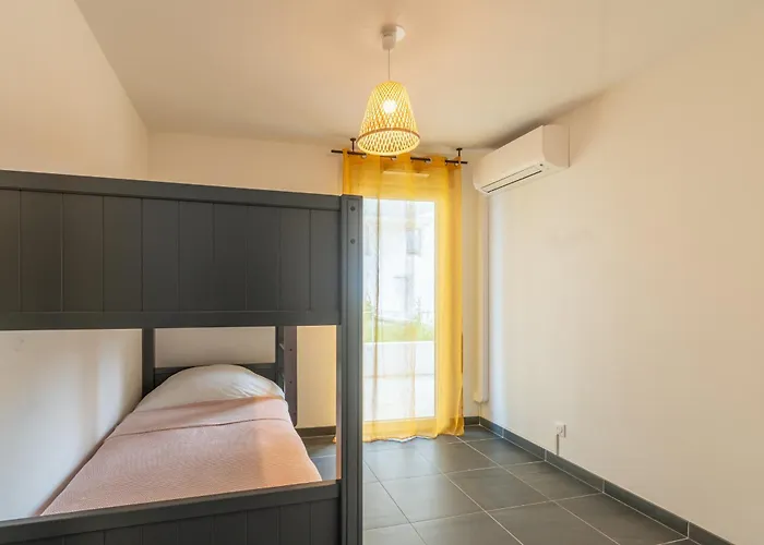 Appartement 70 M2 Climatise Avec Balcon Et Parking
