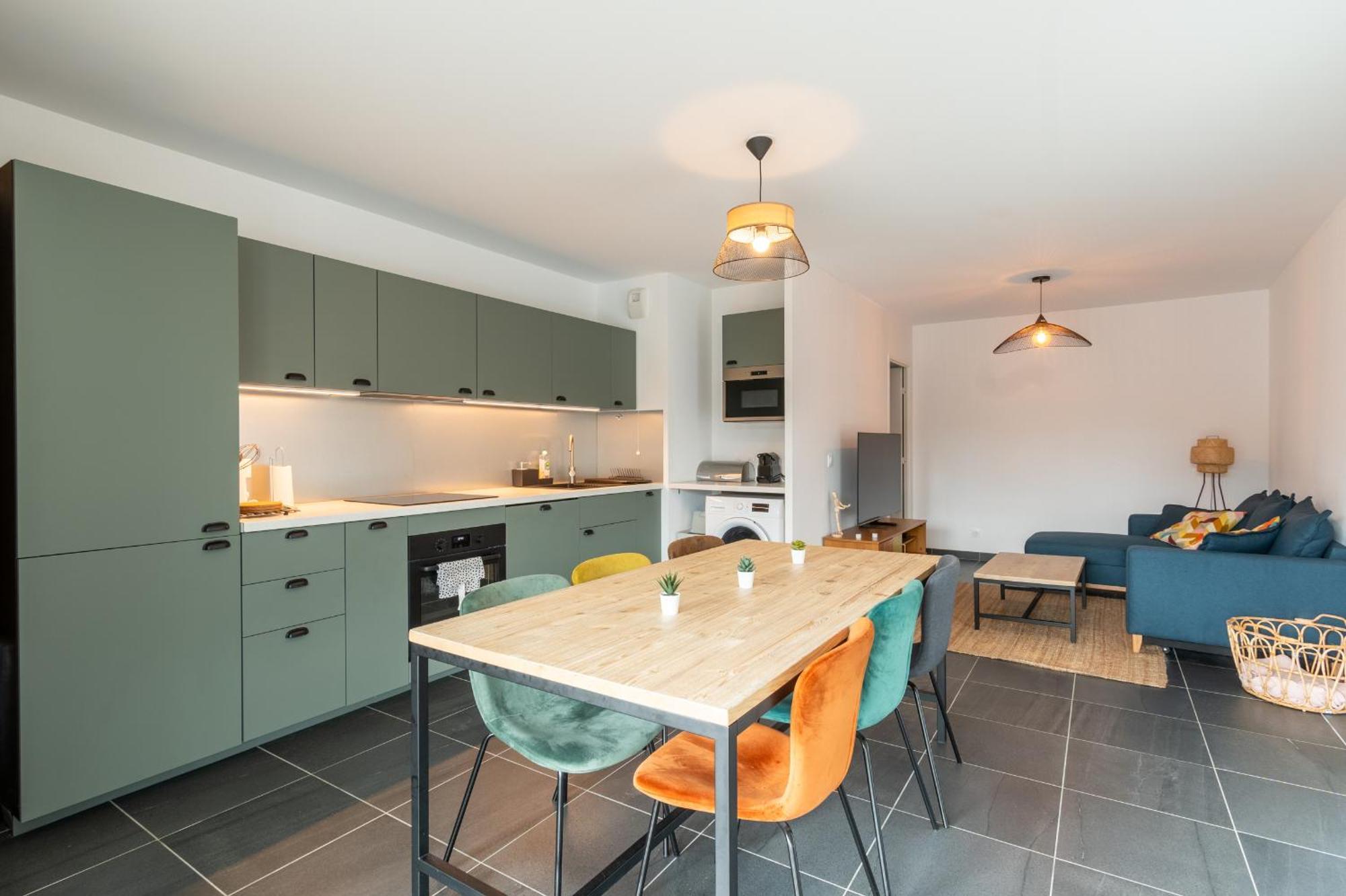 Apartment 70 M2 Climatise Avec Balcon Et Parking *