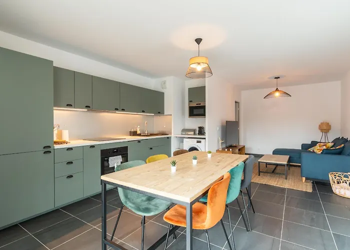 Appartement 70 M2 Climatise Avec Balcon Et Parking