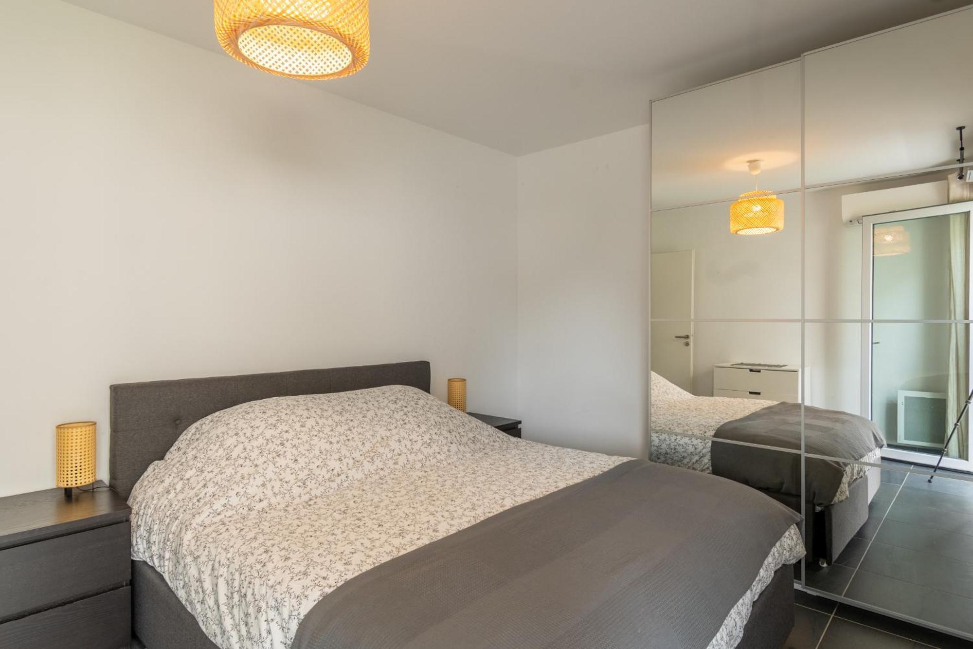 70 M2 Climatise Avec Balcon Et Parking *