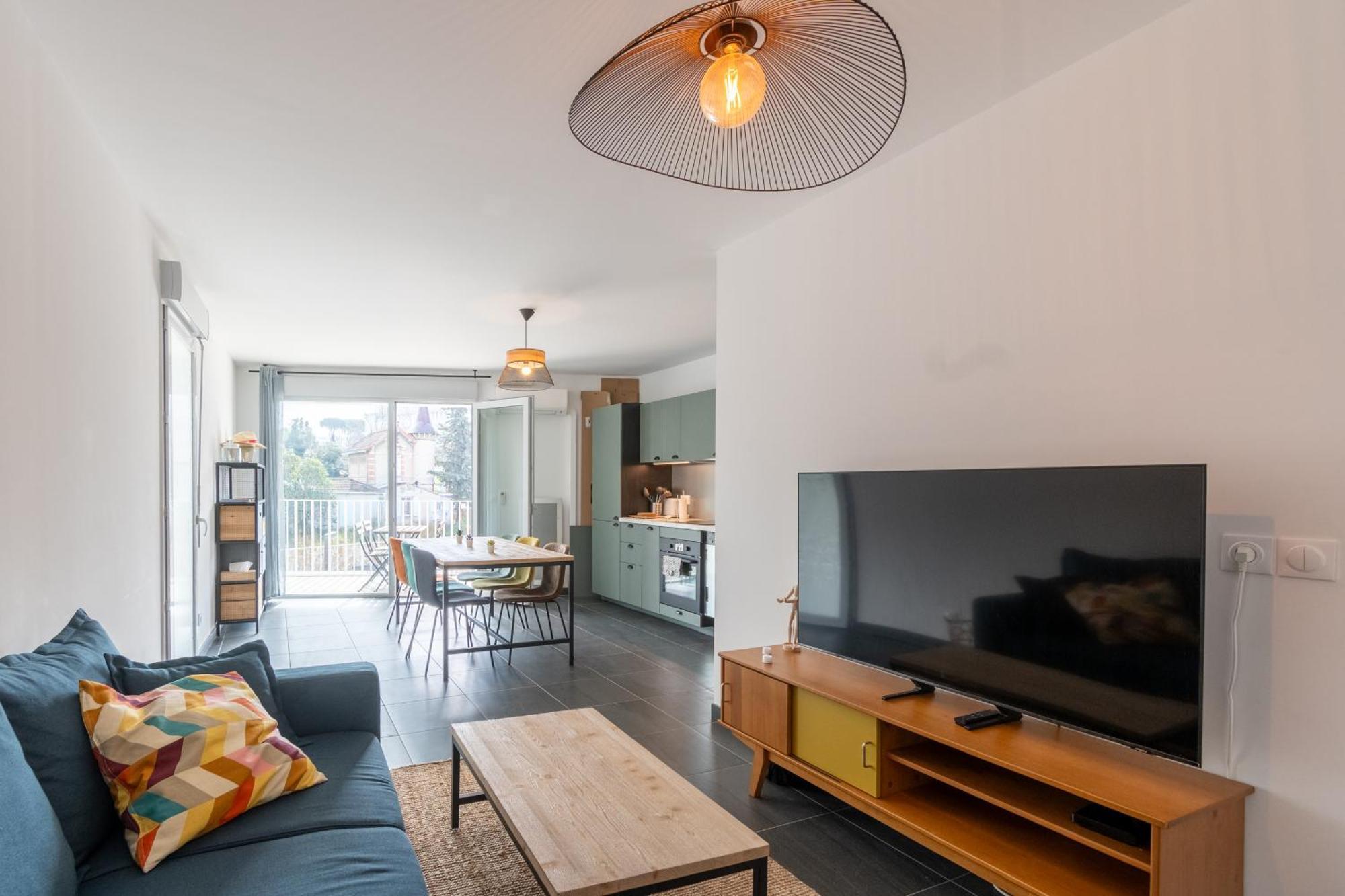 70 M2 Climatise Avec Balcon Et Parking Apartment Marseilles