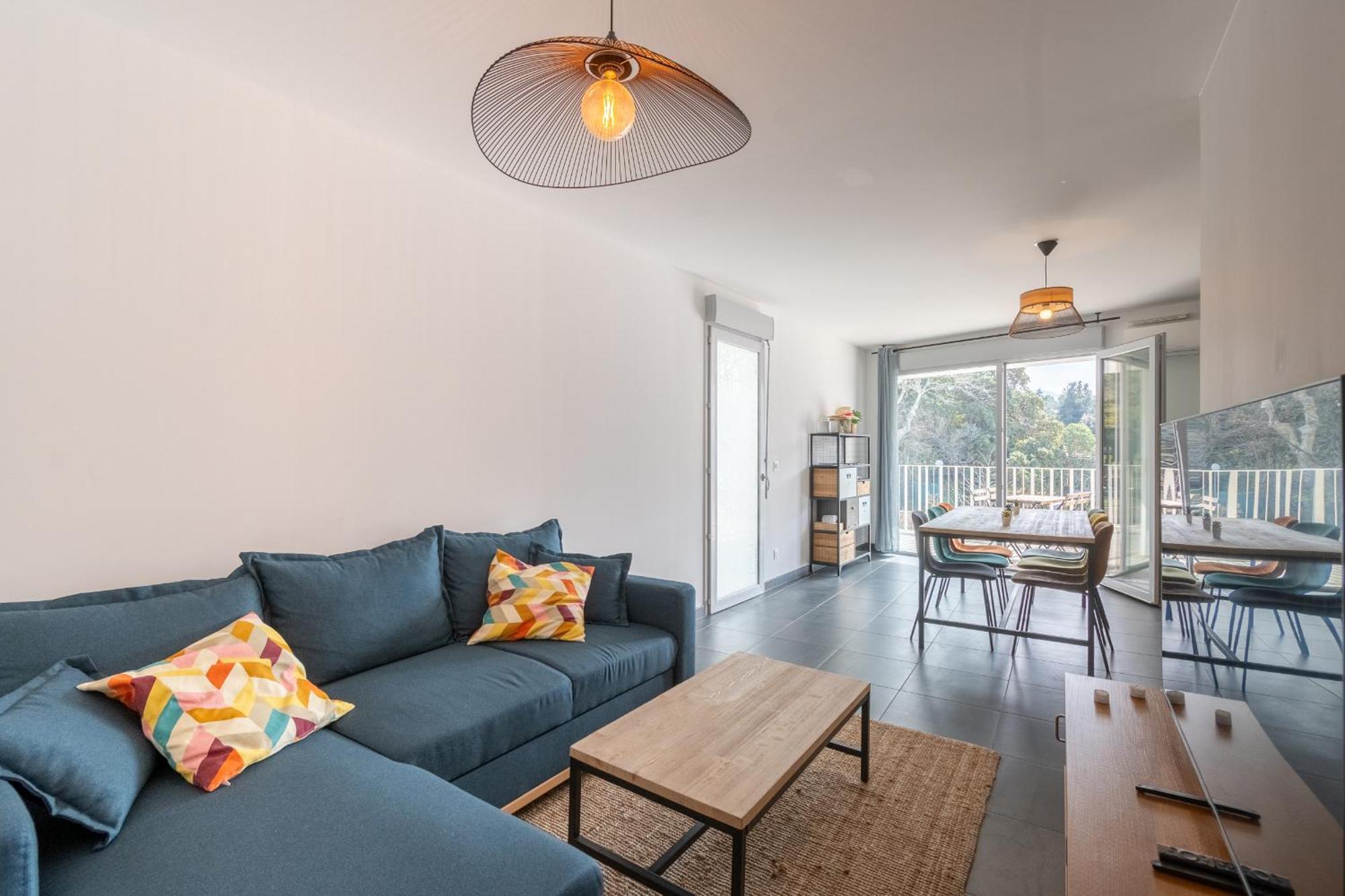 Appartement 70 M2 Climatise Avec Balcon Et Parking